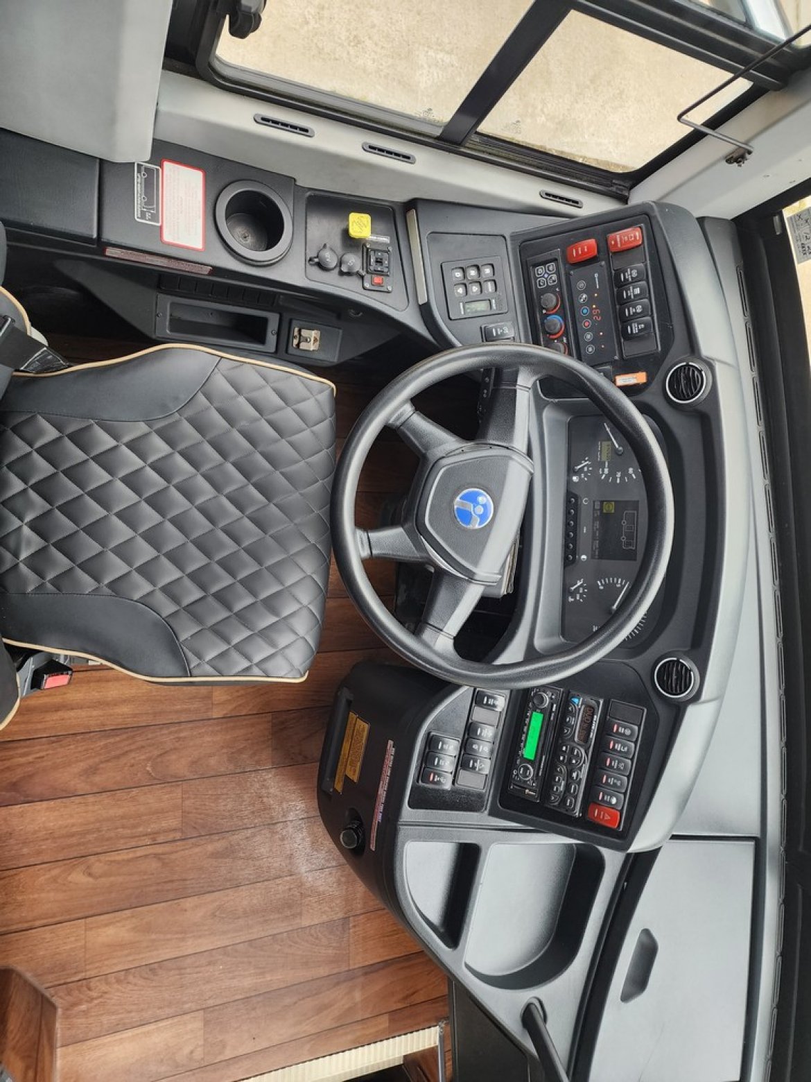 Motorcoach for Sale in Erie, PA - Photo 46