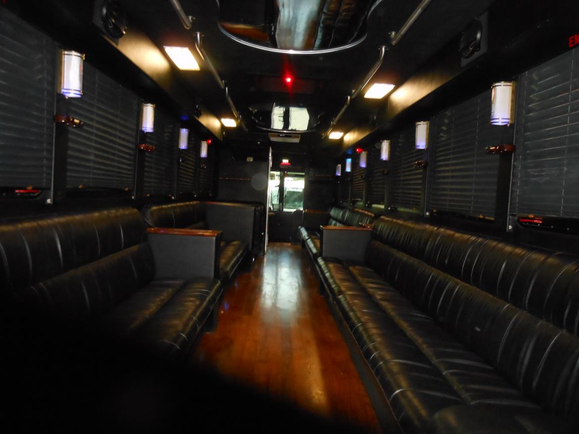 Photo of Limo Bus for sale: 2004 Freightliner  40' Limousine Coach 40" by Craftsman