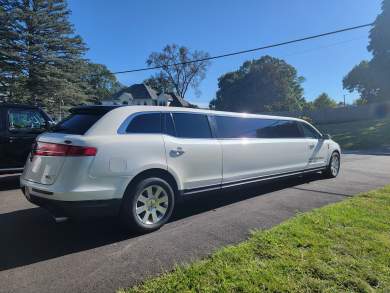 -2018 Coach Builders Lincoln MKT 853 120W/B J RB SC Limousine