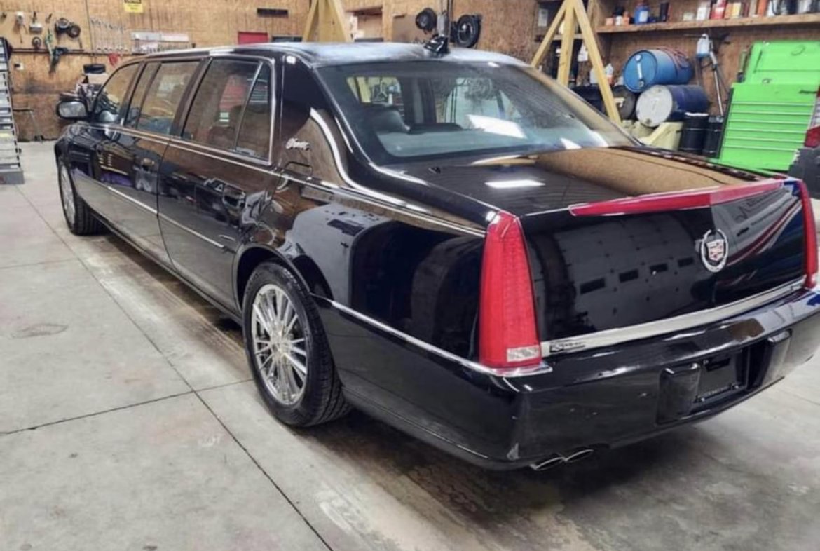 Limousine for Sale in Hasting, MI - Photo 3