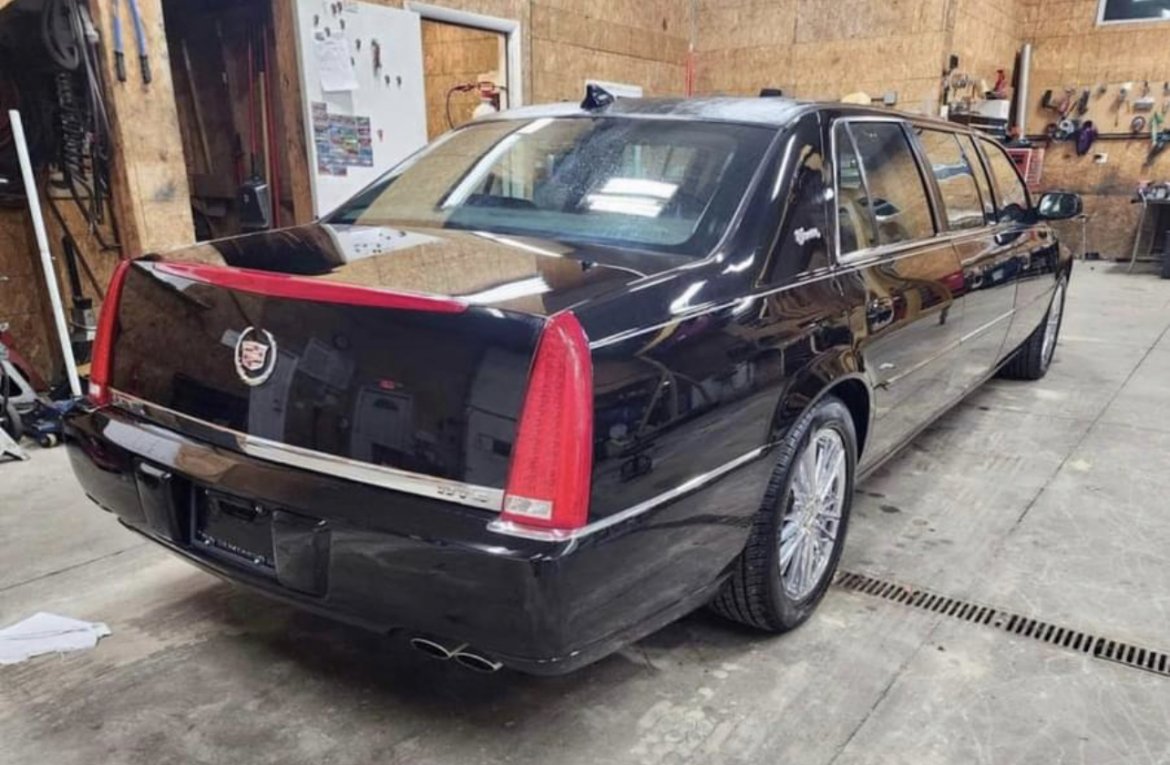 Limousine for Sale in Hasting, MI - Photo 4