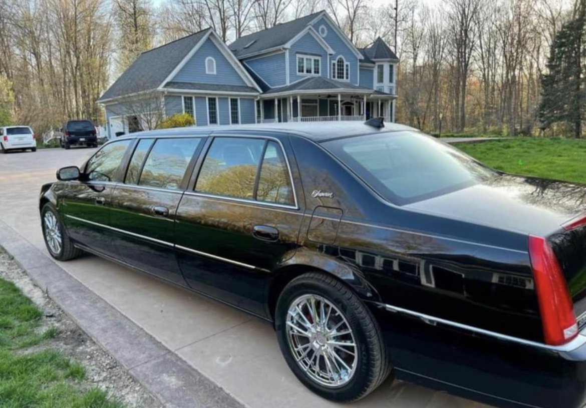 Limousine for Sale in Hasting, MI - Photo 5
