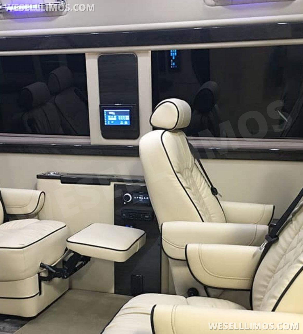 Executive Shuttle for Sale in Joliet, IL - Photo 4