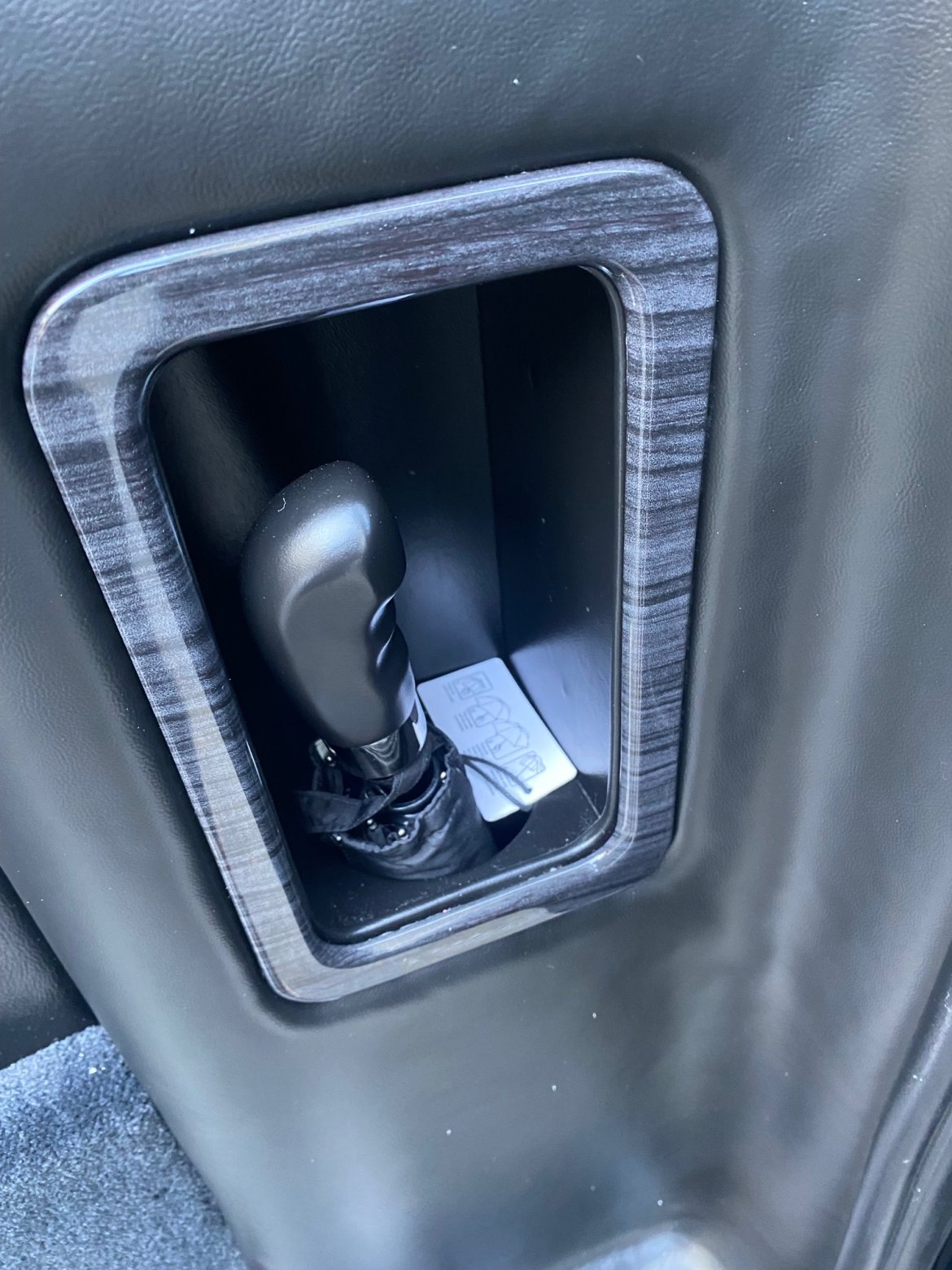 CEO SUV Mobile Office for Sale in Ontario, CA - Photo 7