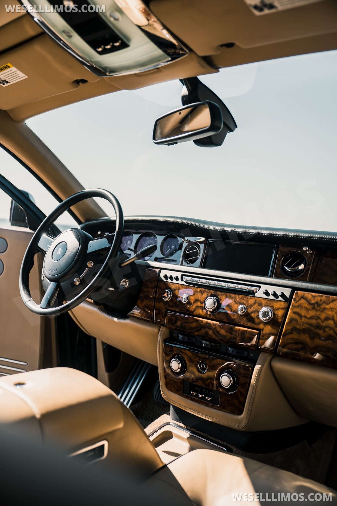 Photo of Sedan for sale: 2015 Rolls-Royce Phantom Long base by Wynn Casino