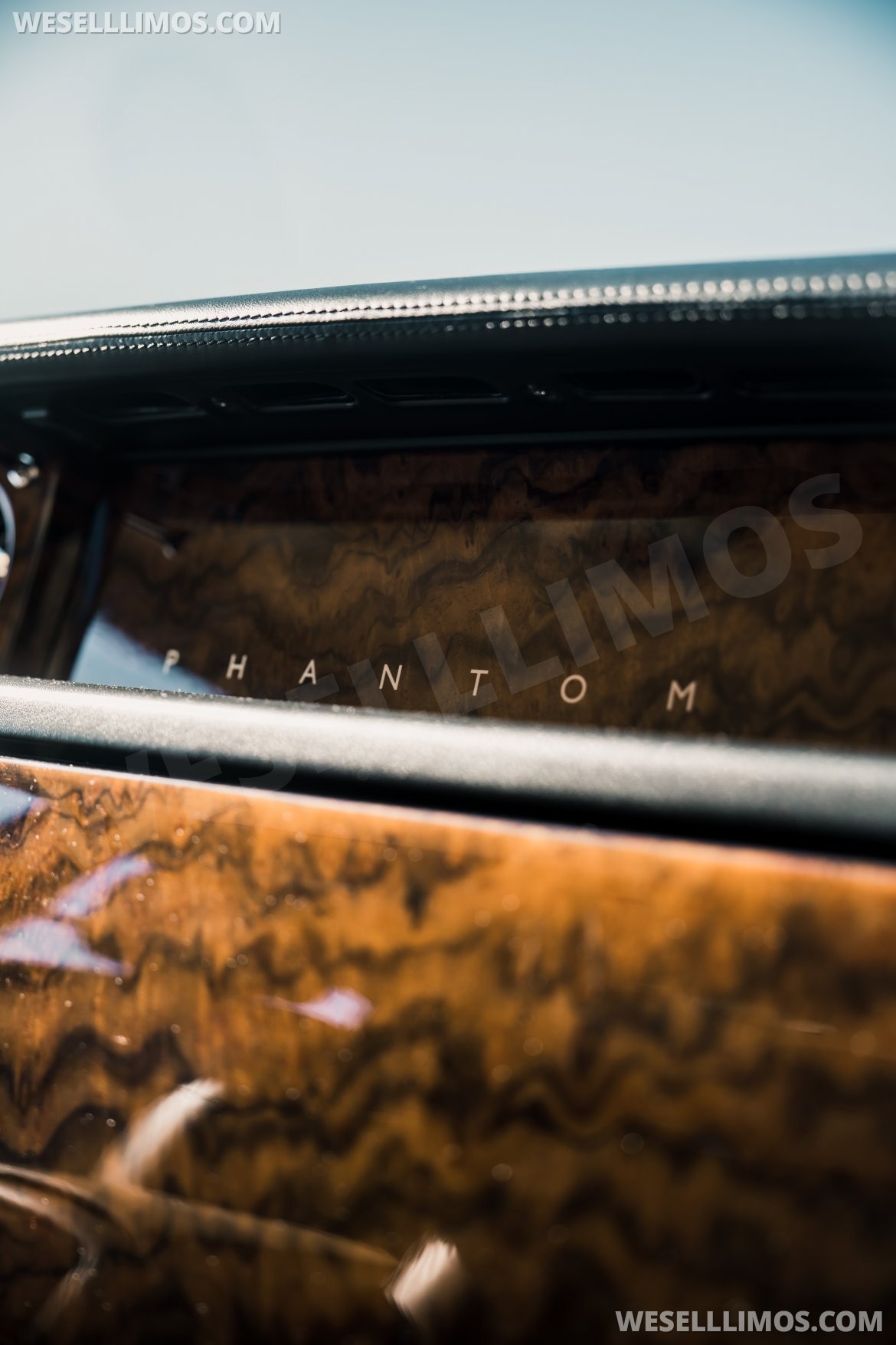 Photo of Sedan for sale: 2015 Rolls-Royce Phantom Long base by Wynn Casino