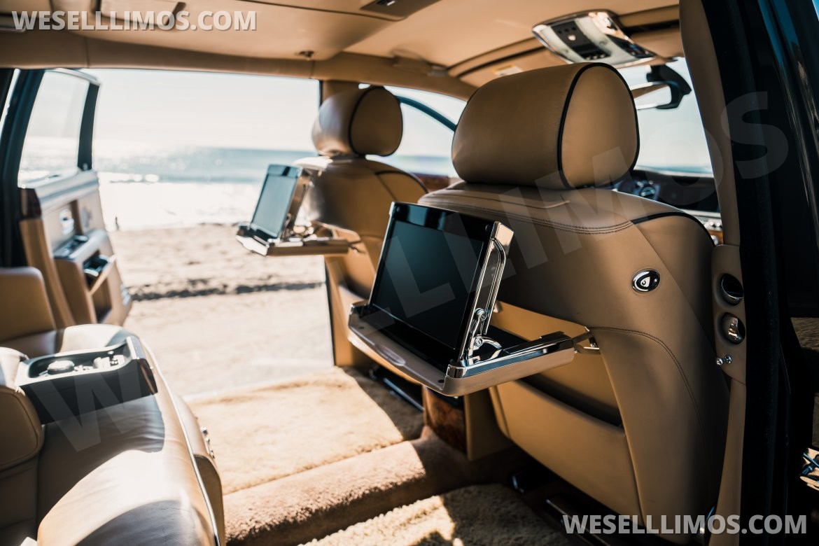 Photo of Sedan for sale: 2015 Rolls-Royce Phantom Long base by Wynn Casino