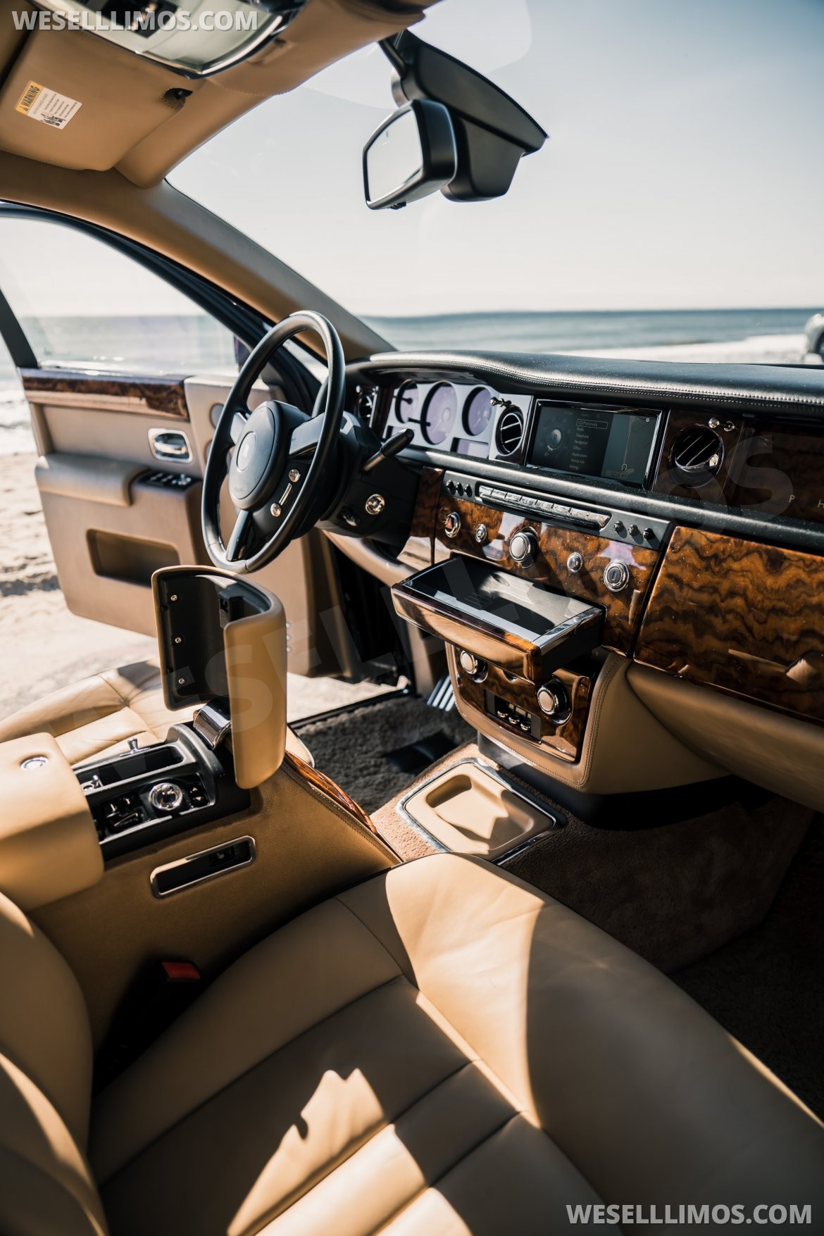 Photo of Sedan for sale: 2015 Rolls-Royce Phantom Long base by Wynn Casino