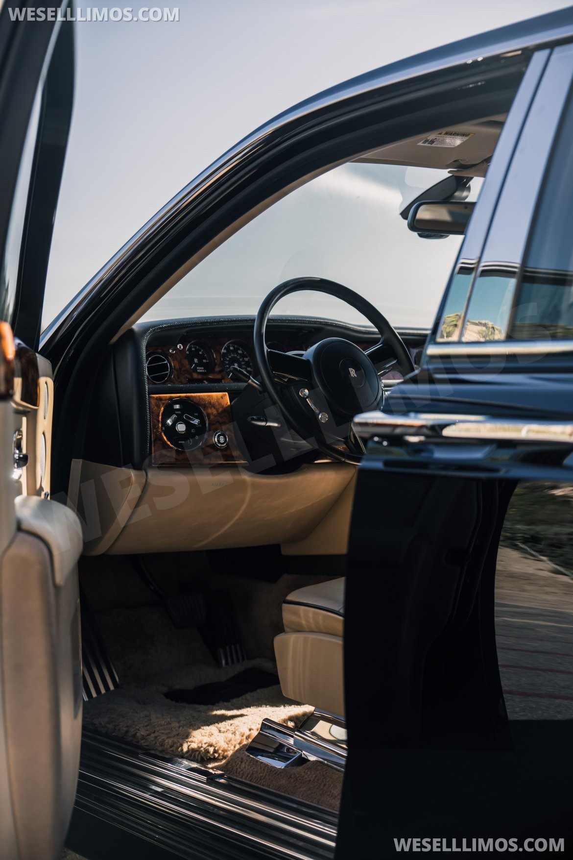 Photo of Sedan for sale: 2015 Rolls-Royce Phantom Long base by Wynn Casino