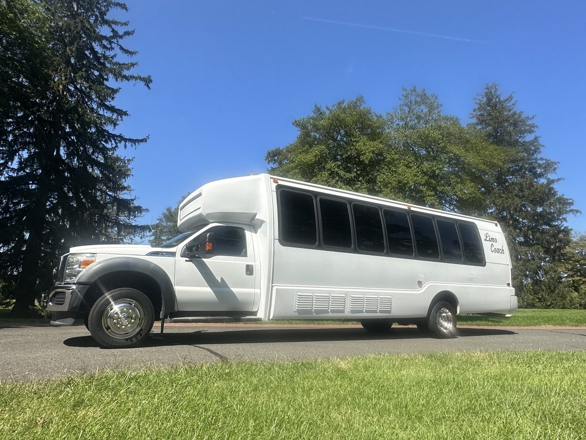 Limo Bus for Sale in Morganville, NJ - Photo 6