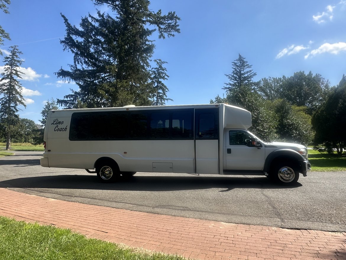 Limo Bus for Sale in Morganville, NJ - Photo 9