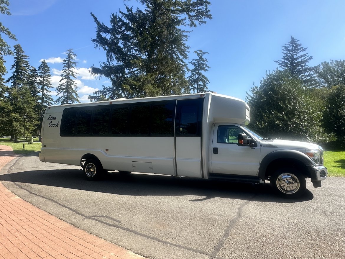 Limo Bus for Sale in Morganville, NJ - Photo 11