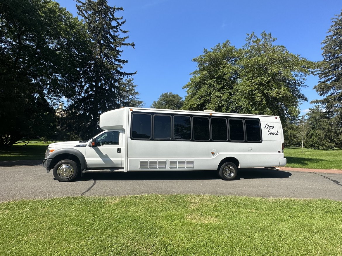 Limo Bus for Sale in Morganville, NJ - Photo 14