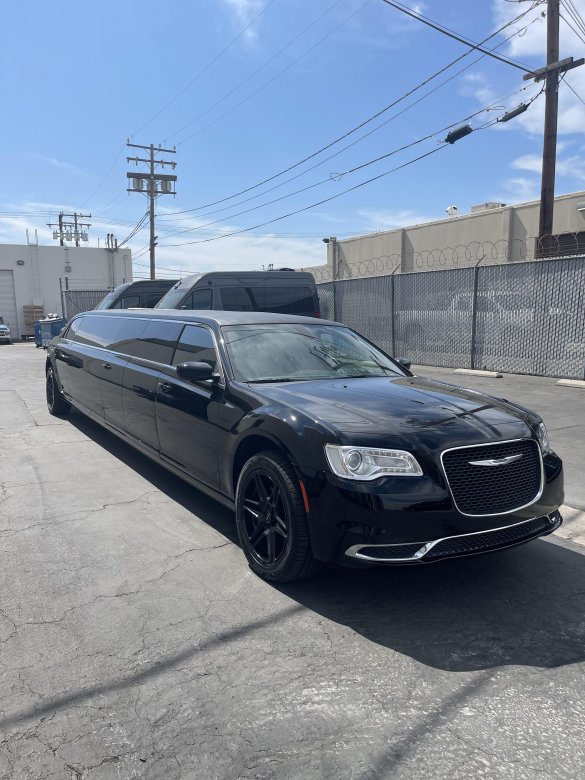 2022 SPV Conversions Chrysler 300 - 140" 5th Door  Limousine