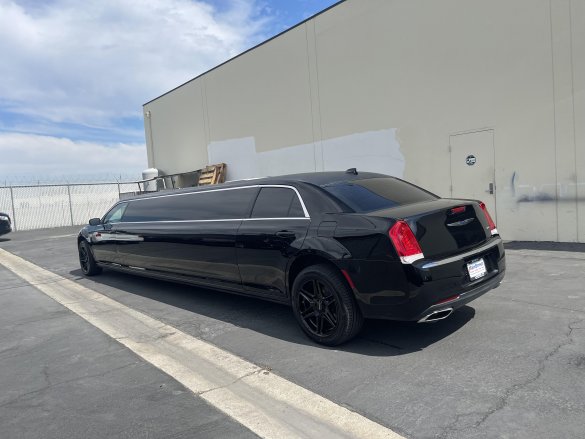 2022 SPV Conversions Chrysler 300 - 140" 5th Door  Limousine