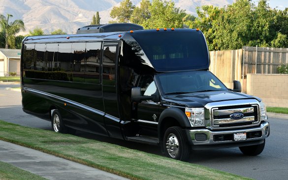 2015 Ford F-550 GM33 Shuttle Bus for Sale in Riverside, CA - Photo 2