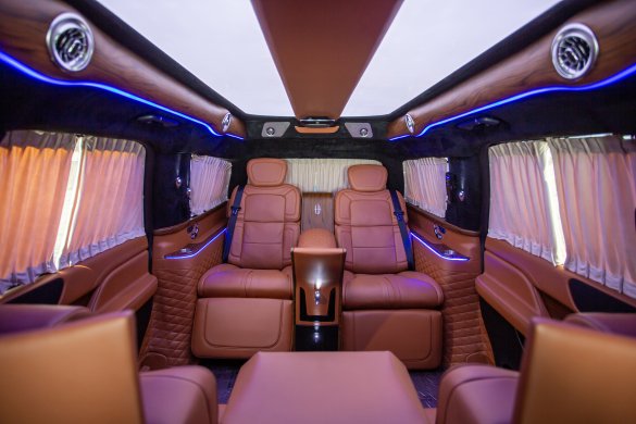2018 Lincoln Navigator Premiere CEO SUV Mobile Office for Sale in Rancho Cucamonga, CA - Main Photo