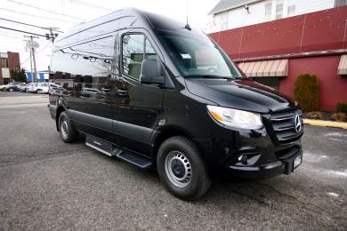 2023 Mercedes-Benz Sprinter 144" 2500 Sprinter for Sale in South Hackensack, New Jersey, US - Photo 4