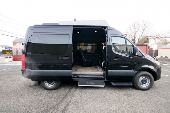 2023 Mercedes-Benz Sprinter 144" 2500 Sprinter for Sale in South Hackensack, NJ - Photo 3