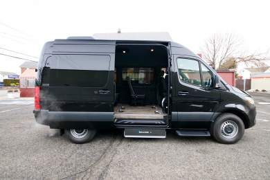 2023 Mercedes-Benz Sprinter 144" 2500 Sprinter for Sale in South Hackensack, New Jersey, US - Photo 3