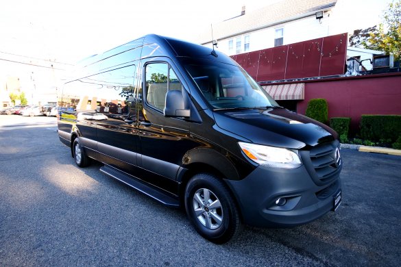 2022 Mercedes-Benz Sprinter 170" 2500 Extended Sprinter for Sale in SOUTH HACKENSACK, NJ - Photo 2