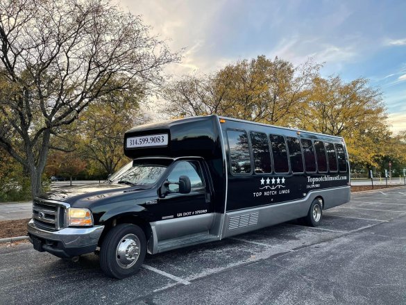 2003 Ford F550 Limo Bus for Sale in St. Louis, MO - Photo 3