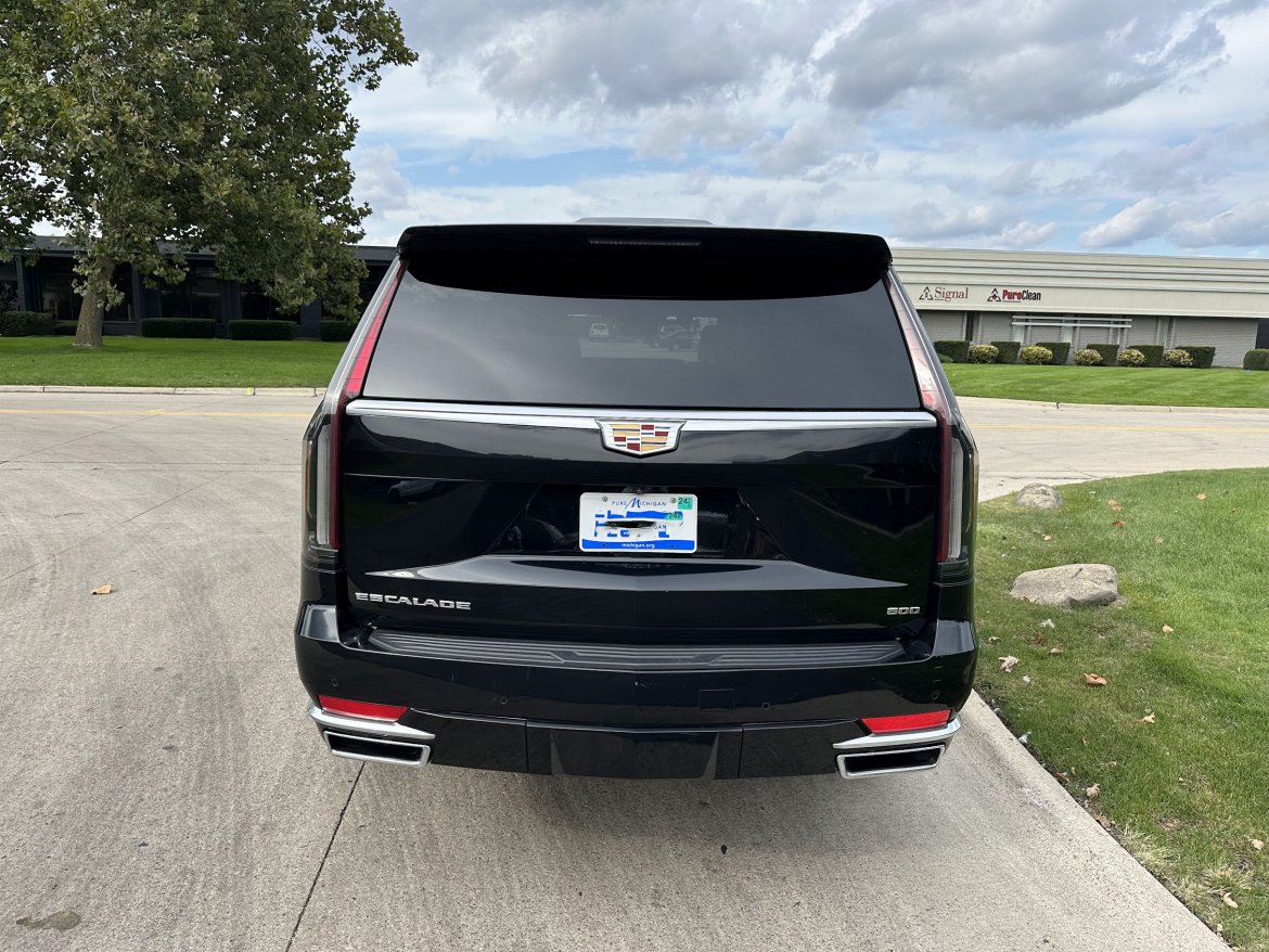SUV for Sale in Troy, MI - Photo 5