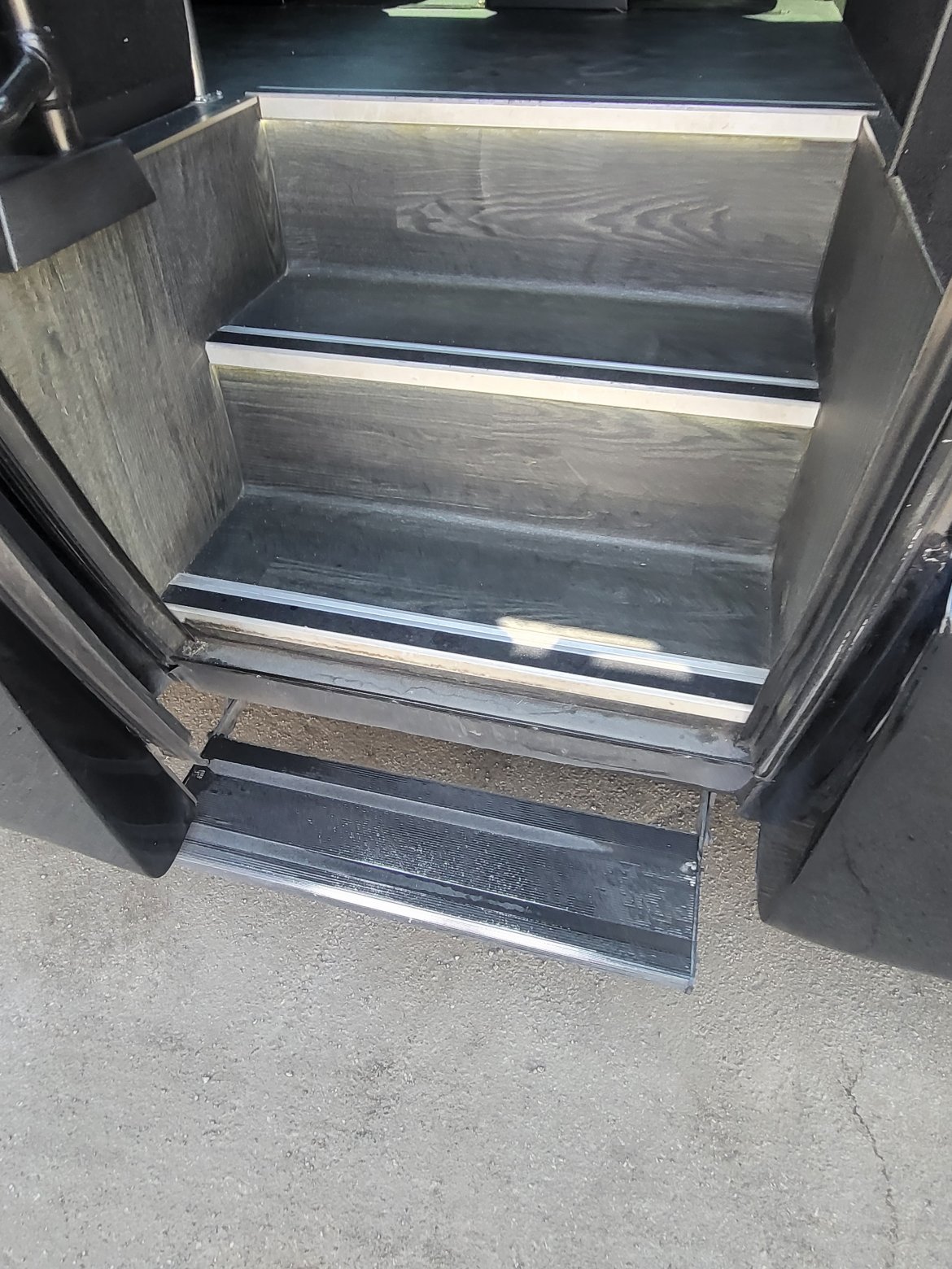 Executive Shuttle for Sale in Anaheim, CA - Photo 15