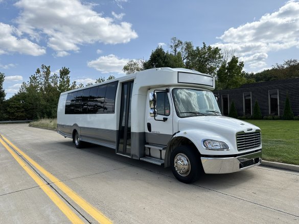 2016 Turtletop Freightliner M2 Odyssey XL Executive Shuttle