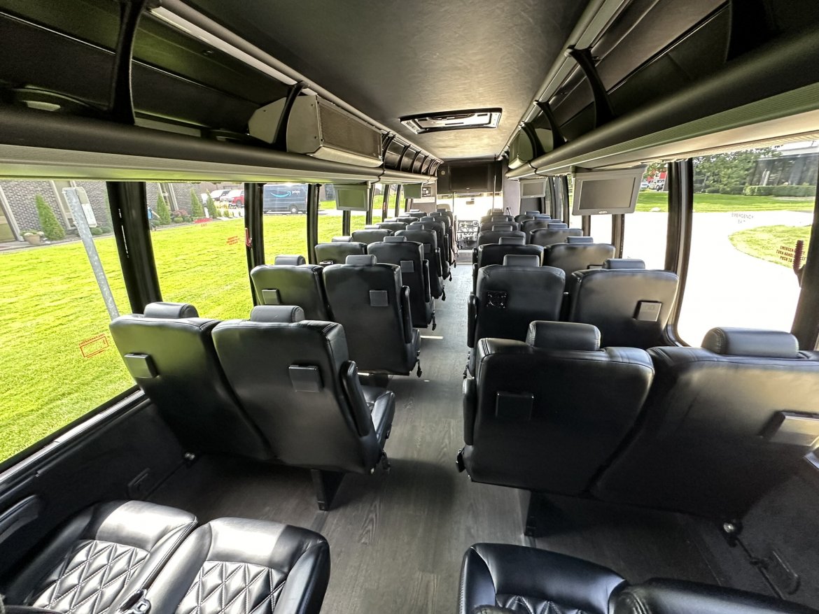 Executive Shuttle for Sale in Troy, MI - Photo 10