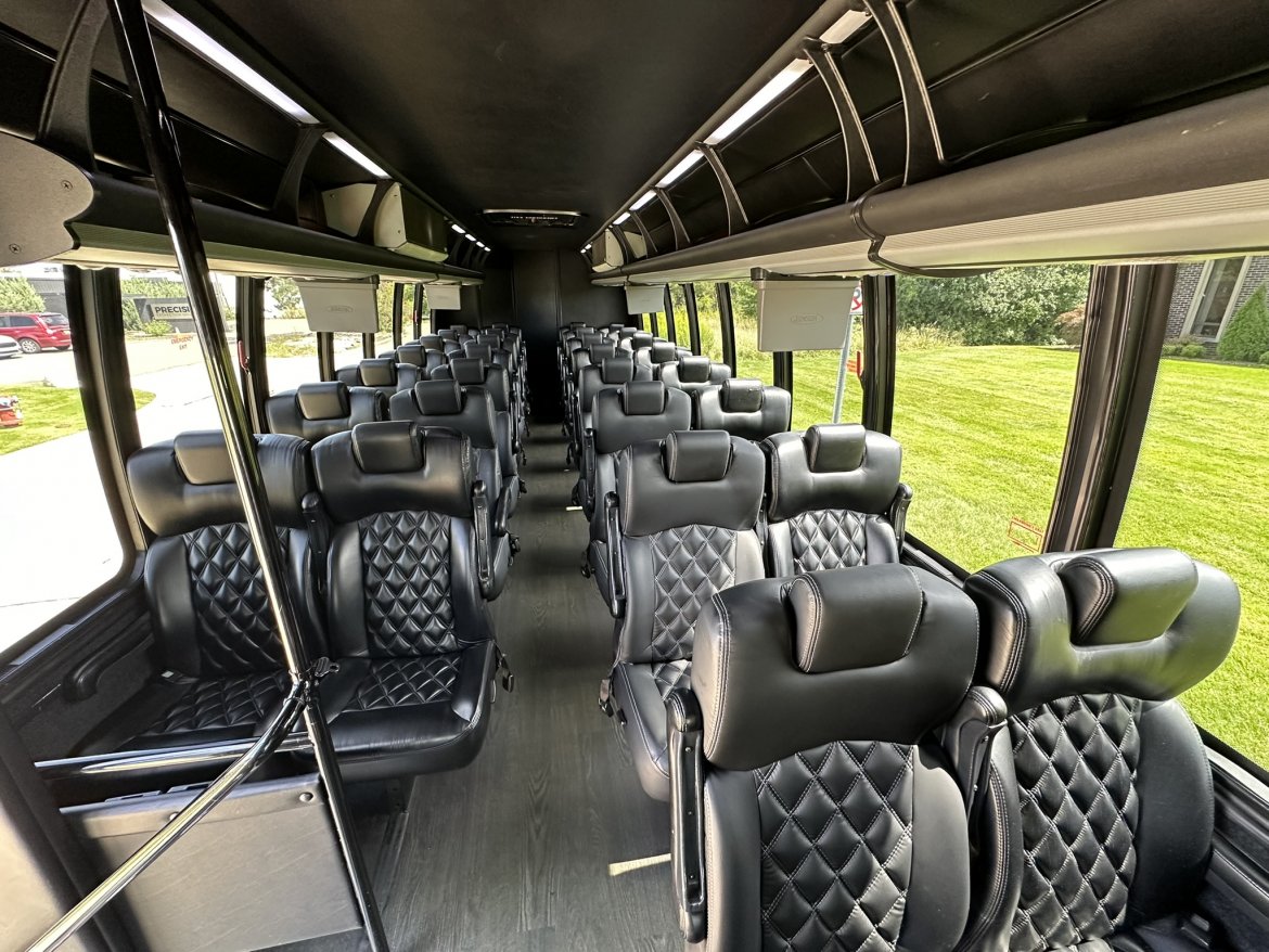 Executive Shuttle for Sale in Troy, MI - Photo 9