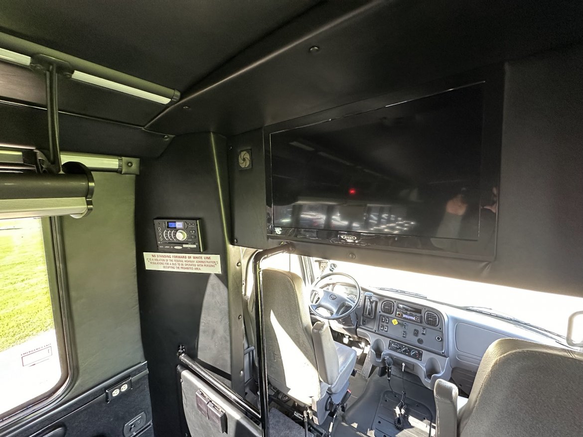 Executive Shuttle for Sale in Troy, MI - Photo 12