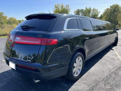 2015 Lincoln MKT Limousine for Sale in Naperville, Illinois, US - Photo 4