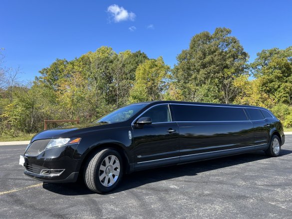2015 Lincoln MKT Limousine for Sale in Naperville, IL - Main Photo