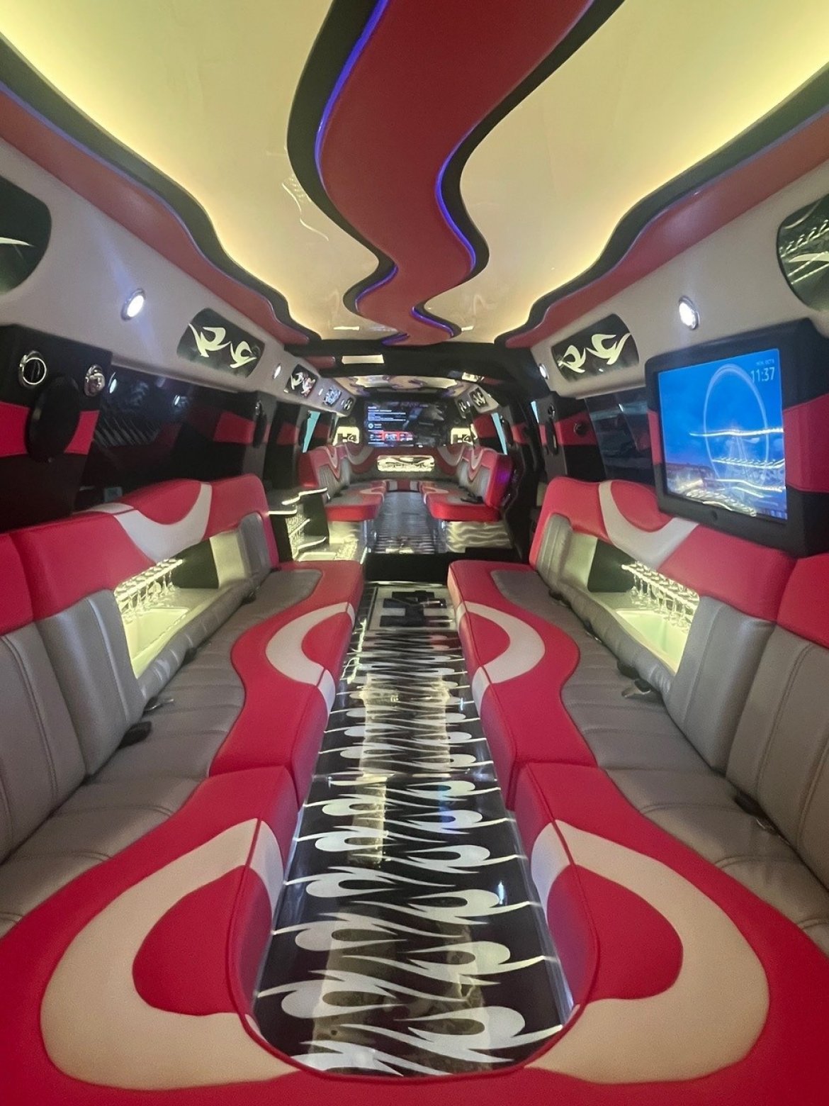 SUV Stretch for Sale in Bloomington, CA - Photo 16