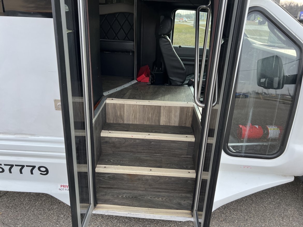 Limo Bus for Sale in Southfield, MI - Photo 2