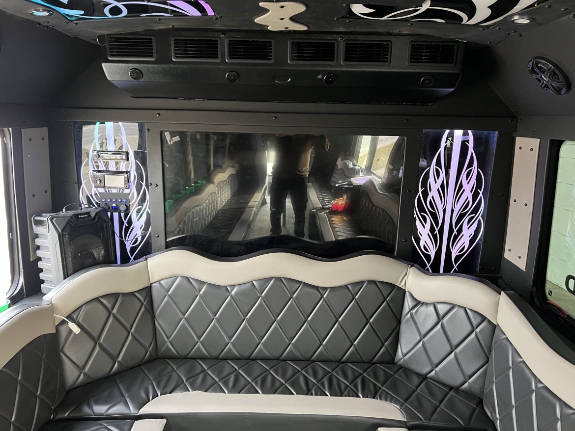 Limo Bus for Sale in Southfield, MI - Photo 6