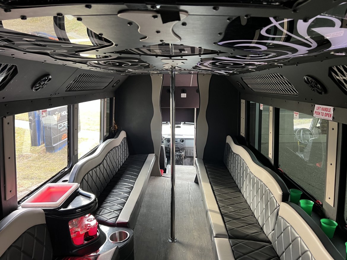 Limo Bus for Sale in Southfield, MI - Photo 9