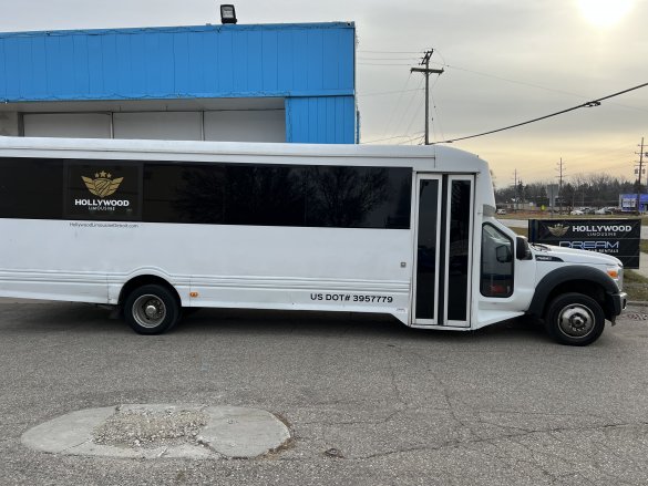 2014 Ford F-550 Limo Bus for Sale in Southfield, MI - Main Photo