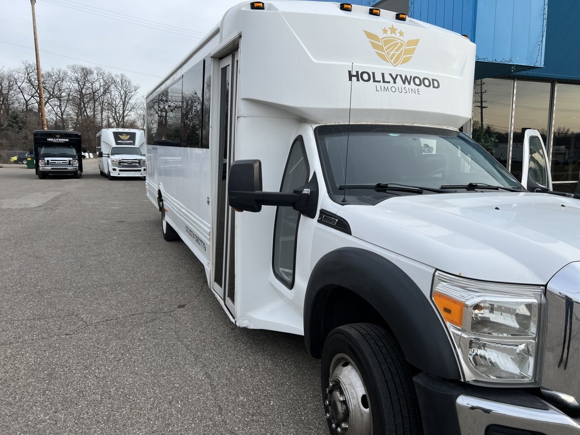 Limo Bus for Sale in Southfield, MI - Photo 16