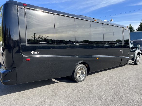 2015 Ford F 550 Executive Shuttle for Sale in Pasadena, MD - Photo 3