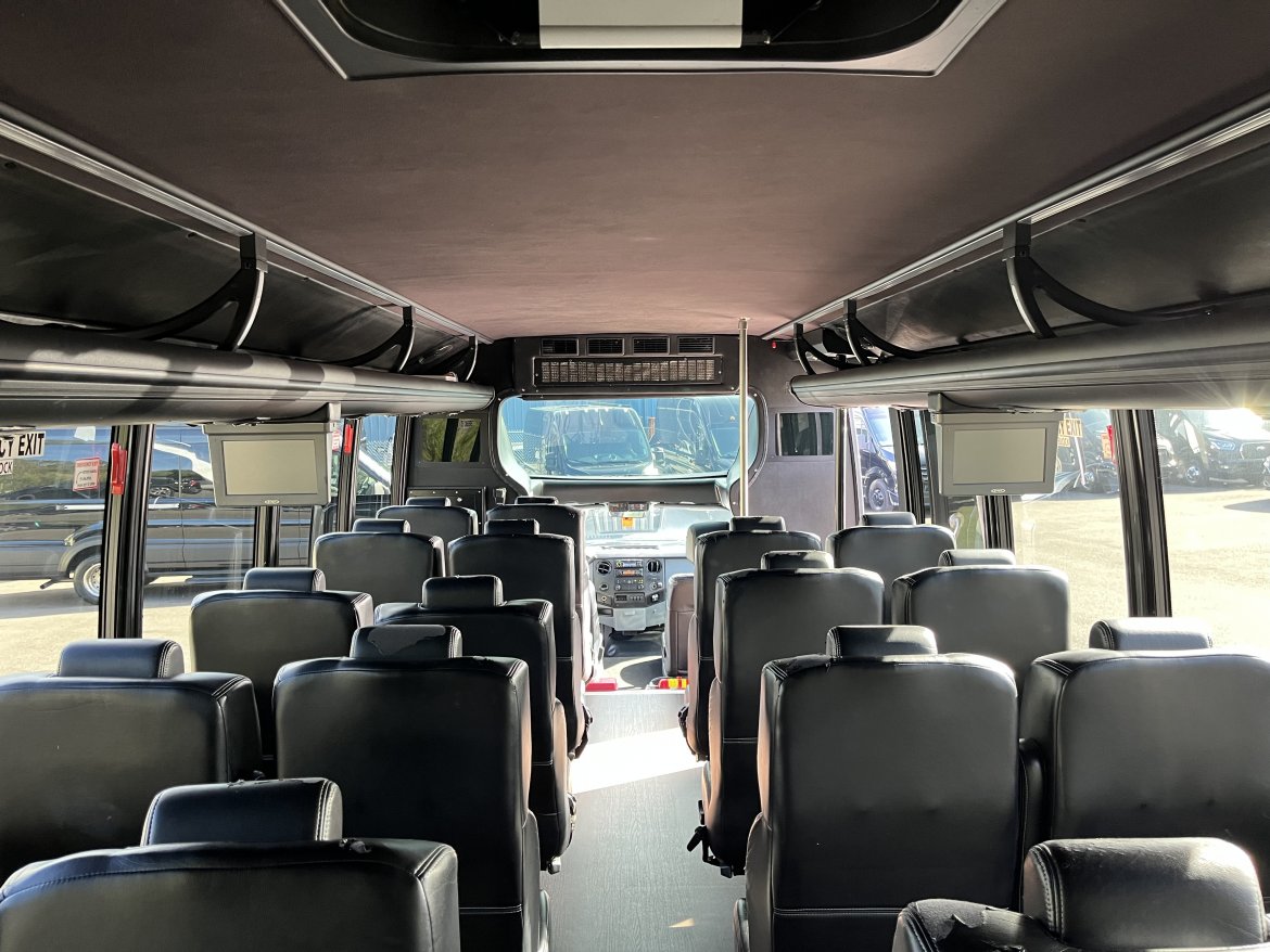 Executive Shuttle for Sale in Pasadena, MD - Photo 7