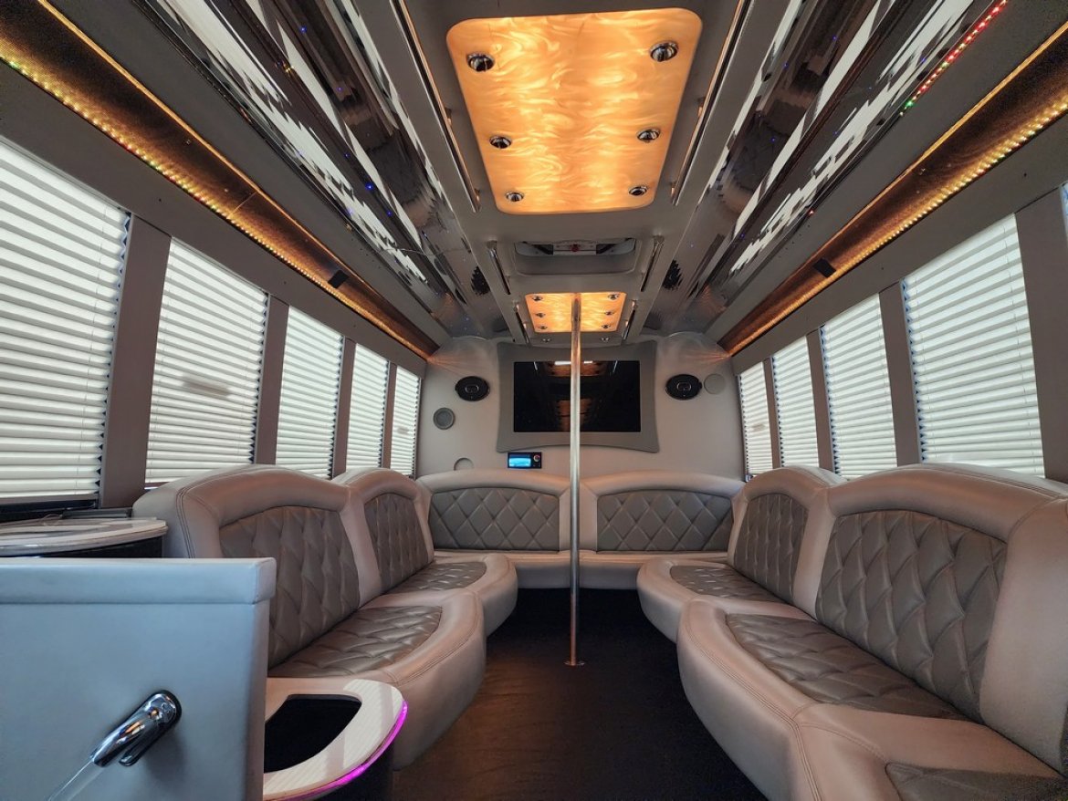 Limo Bus for Sale in Erie, PA - Photo 12