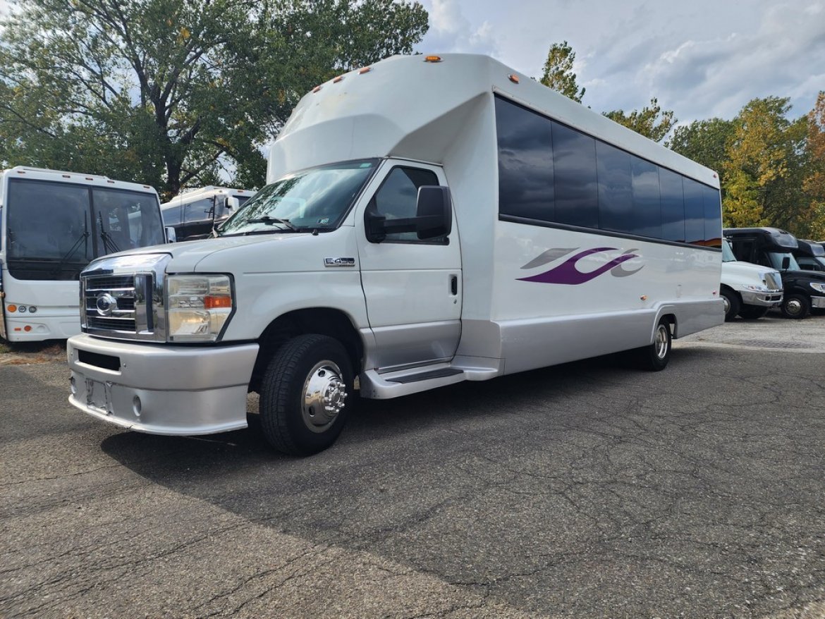 Limo Bus for Sale in Erie, PA - Photo 21