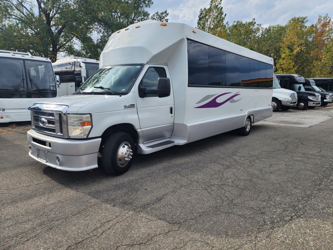Limo Bus for Sale in Erie, PA - Photo 22