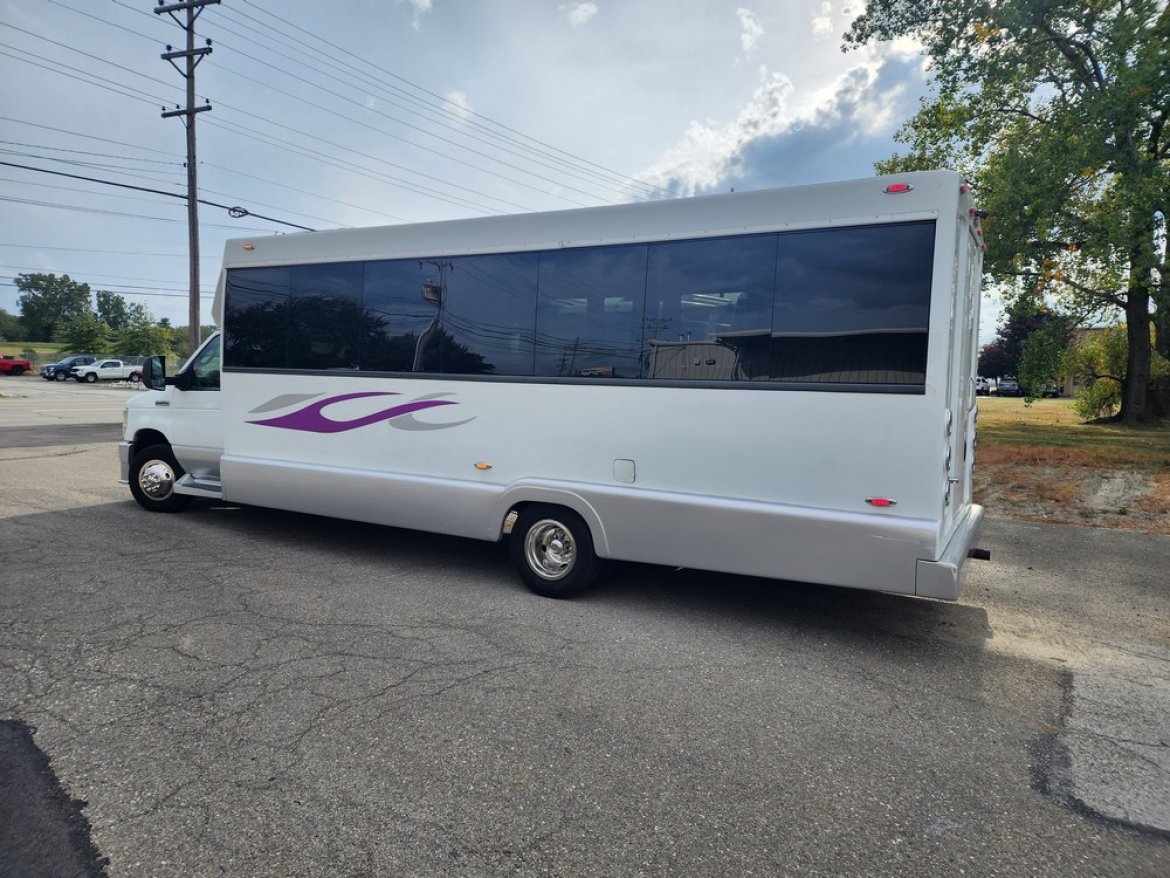 Limo Bus for Sale in Erie, PA - Photo 24