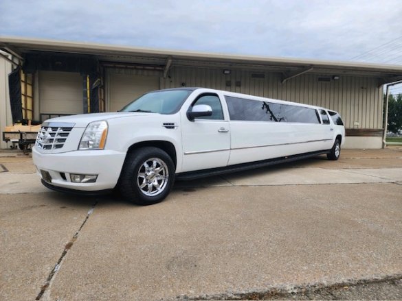 2008 Chevrolet Suburban w/ Escalade Body Kit SUV Stretch for Sale in Erie, PA - Main Photo