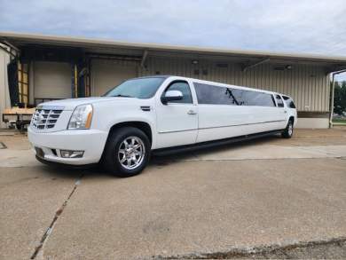 2008 Chevrolet Suburban w/ Escalade Body Kit SUV Stretch for Sale in Erie, PA - Main Photo