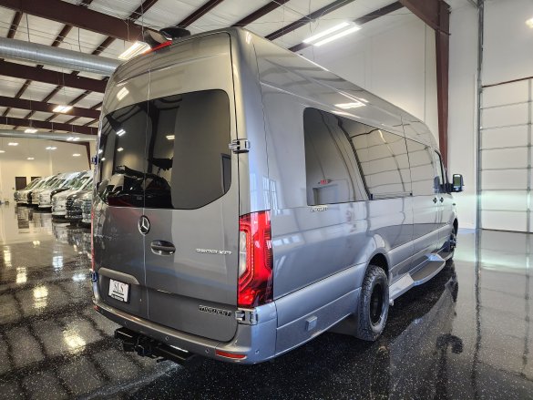 2024 Mercedes-Benz Buisness Class Club J Sprinter for Sale in Cypress, TX - Photo 3