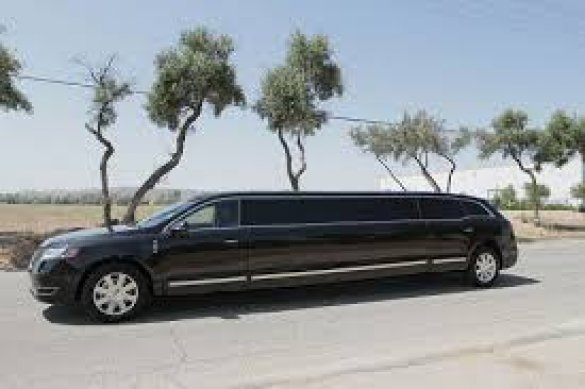 2013 Tiffany Lincoln MKT Limousine